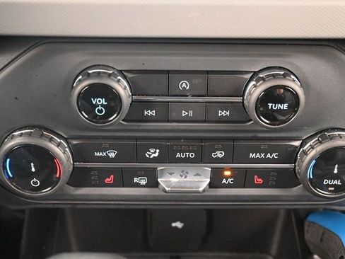 Used 2022 Ford Bronco Black Diamond image 21