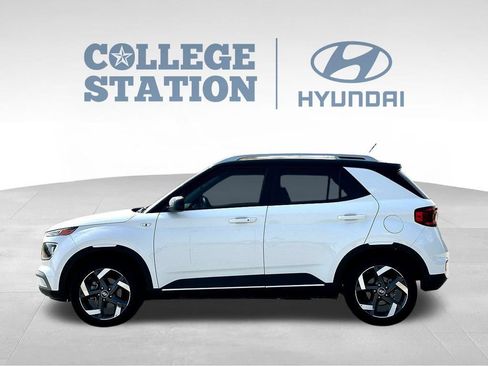 Used 2026 Hyundai Venue SEL FWD image 7