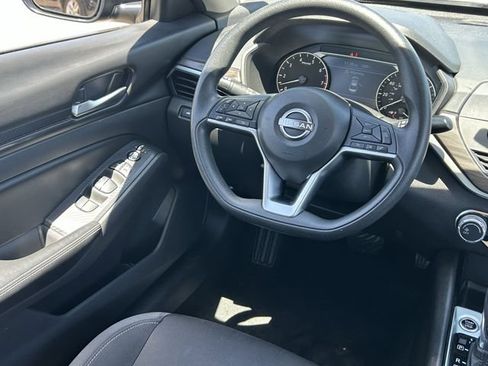 Used 2024 Nissan Altima 2.5 SV FWD image 15