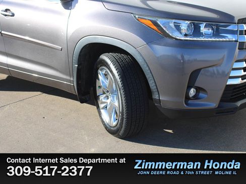 Used 2019 Toyota Highlander Limited image 22