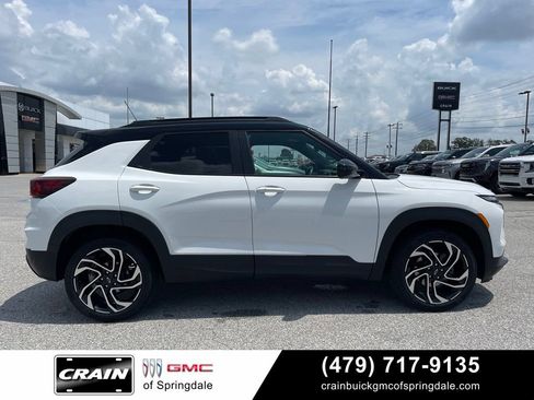 Used 2024 Chevrolet TrailBlazer RS w/ Driver Confidence Package AWD/4WD image 9