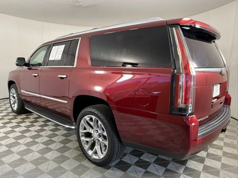 Used 2018 Cadillac Escalade ESV Premium Luxury image 7