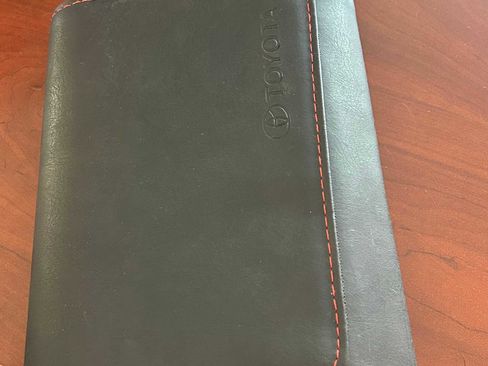 Used 2022 Toyota Corolla Cross XLE image 20