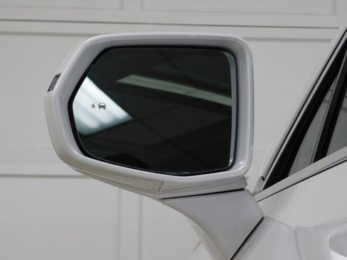 Used 2021 Cadillac XT4 Premium Luxury image 25