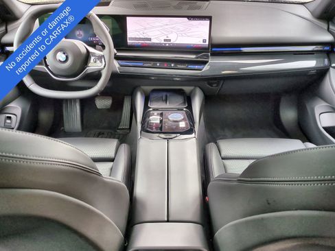 Used 2025 BMW 530i xDrive w/ Premium Package image 17