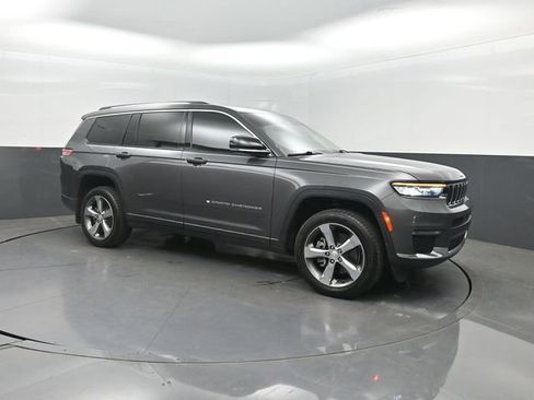 Used 2022 Jeep Grand Cherokee L Limited RWD image 31