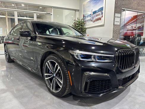 Used 2020 BMW 750i xDrive w/ Executive Package image 22