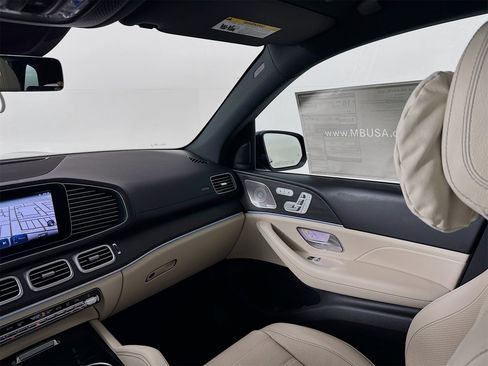 New 2026 Mercedes-Benz GLS 580 4MATIC image 26