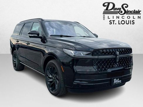 New 2025 Lincoln Navigator Reserve w/ Jet Appearance Package image 3