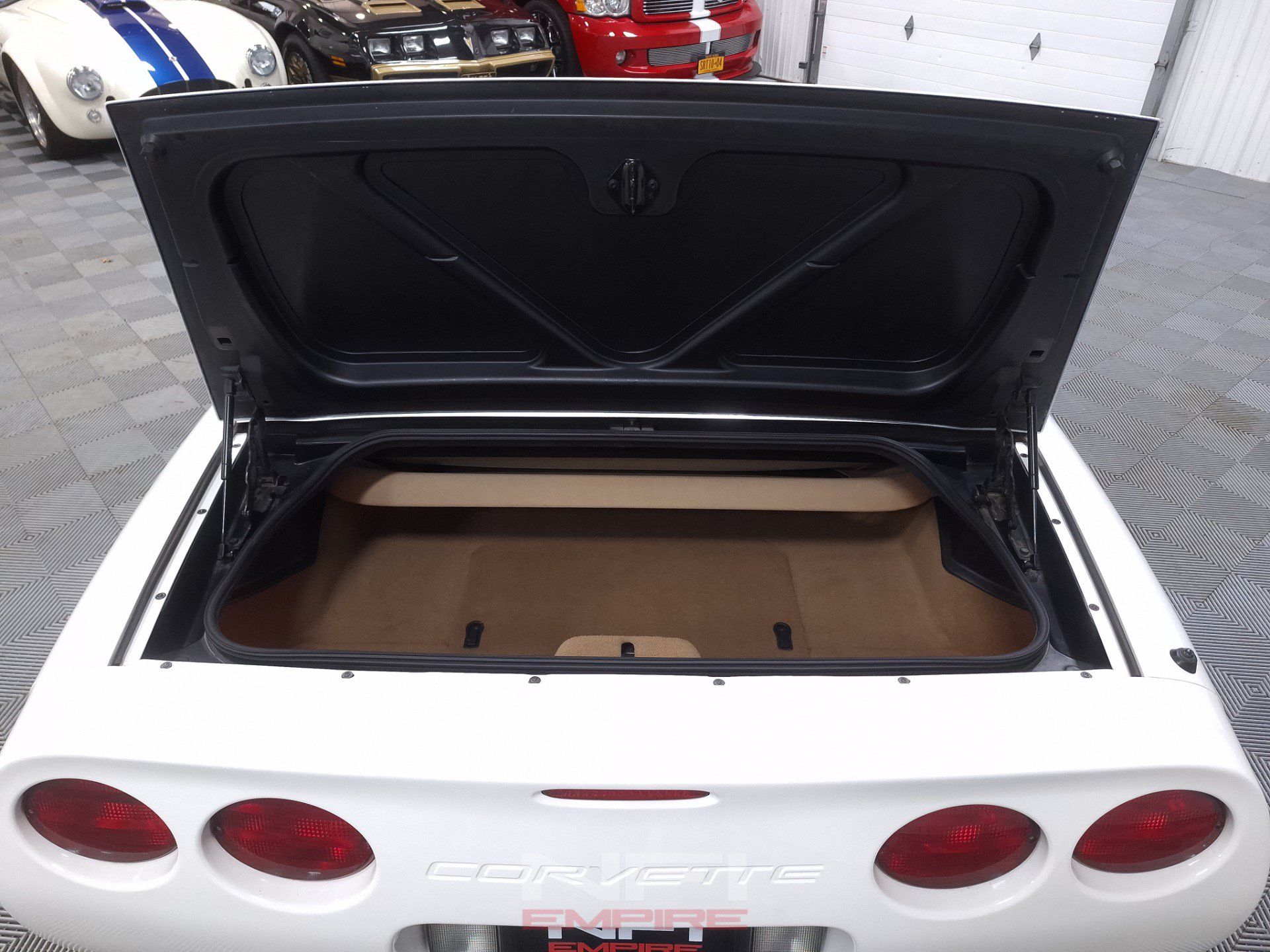 Used 2001 Chevrolet Corvette Convertible w/ Preferred Equipment Group2 RWD image 45
