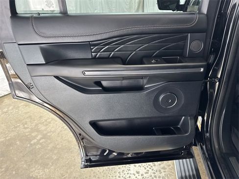 Used 2021 Ford Expedition Platinum image 27