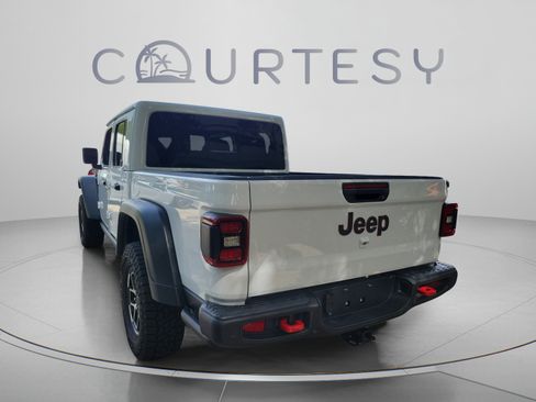 Used 2025 Jeep Gladiator Rubicon w/ Safety Group AWD/4WD image 2