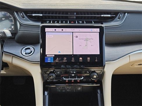 New 2025 Jeep Grand Cherokee L Limited w/ Trailer Tow Package image 17