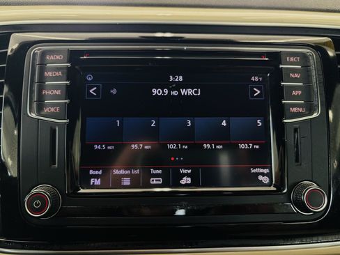 Used 2019 Volkswagen Beetle 2.0T Final Edition SEL FWD image 47