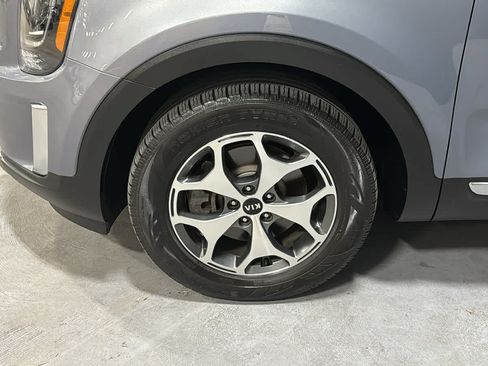 Used 2020 Kia Telluride EX AWD/4WD image 8