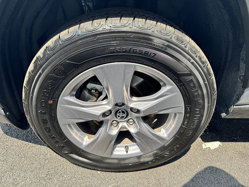 Certified 2025 Toyota RAV4 XLE AWD/4WD image 22