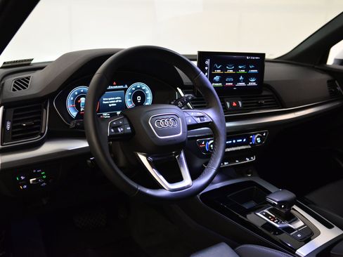 Certified 2025 Audi Q5 2.0T Premium image 29