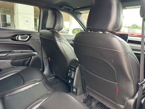 Certified 2025 Jeep Compass Trailhawk AWD/4WD image 38