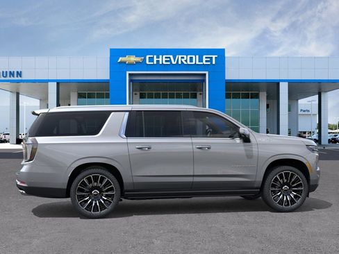 New 2026 Chevrolet Suburban High Country AWD/4WD image 5