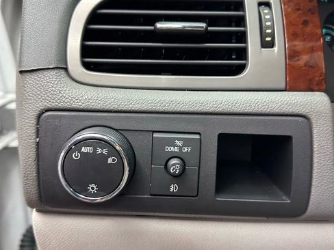 Used 2011 Chevrolet Avalanche LT image 12