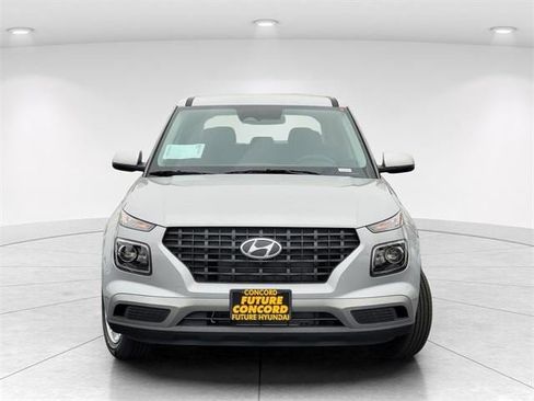 New 2026 Hyundai Venue SE image 3