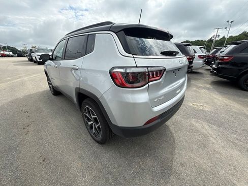 New 2026 Jeep Compass Limited w/ Sun, Sound & Navigation Group AWD/4WD image 3