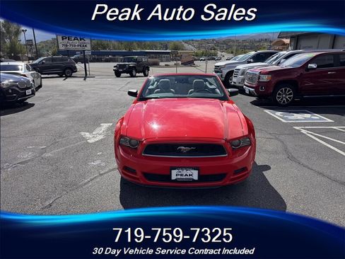 Used 2014 Ford Mustang Convertible RWD image 10