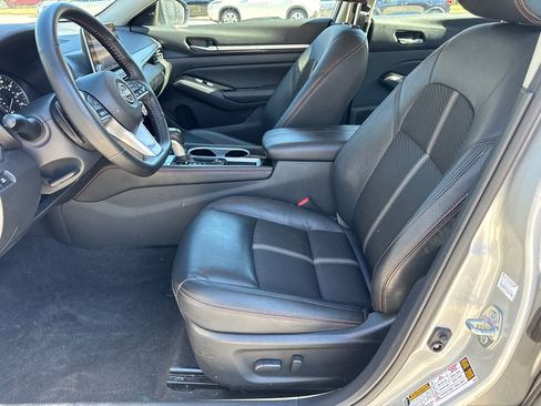 Used 2025 Nissan Altima 2.5 SR image 9