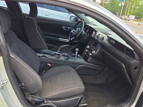 Used 2017 Ford Mustang Coupe RWD image 14