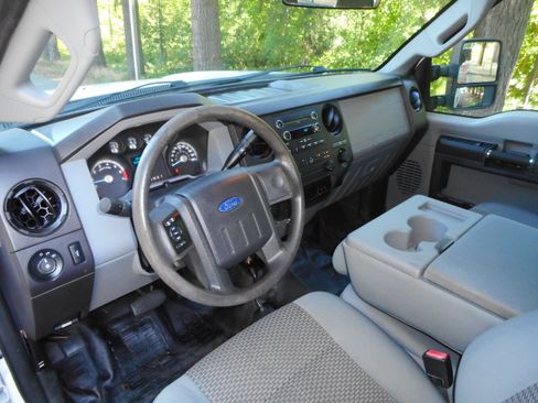Used 2012 Ford F250 XL w/ PWR Equipment Group AWD/4WD image 15