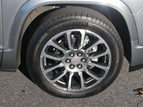 Used 2021 GMC Acadia Denali w/ Denali Technology Package image 39