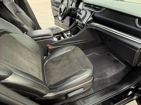 Used 2022 Jeep Grand Cherokee L Laredo image 21