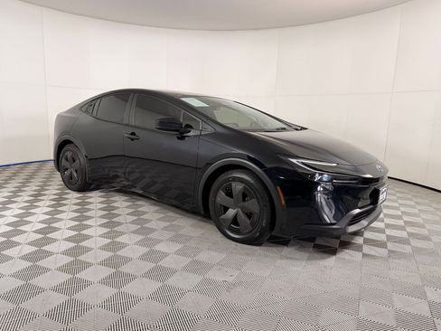 Used 2024 Toyota Prius LE image 7