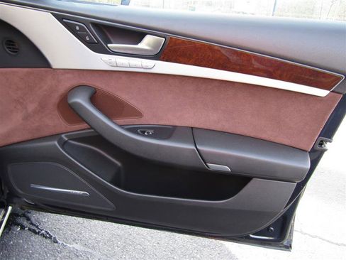 Used 2014 Audi A8 3.0T w/ Premium Package image 38