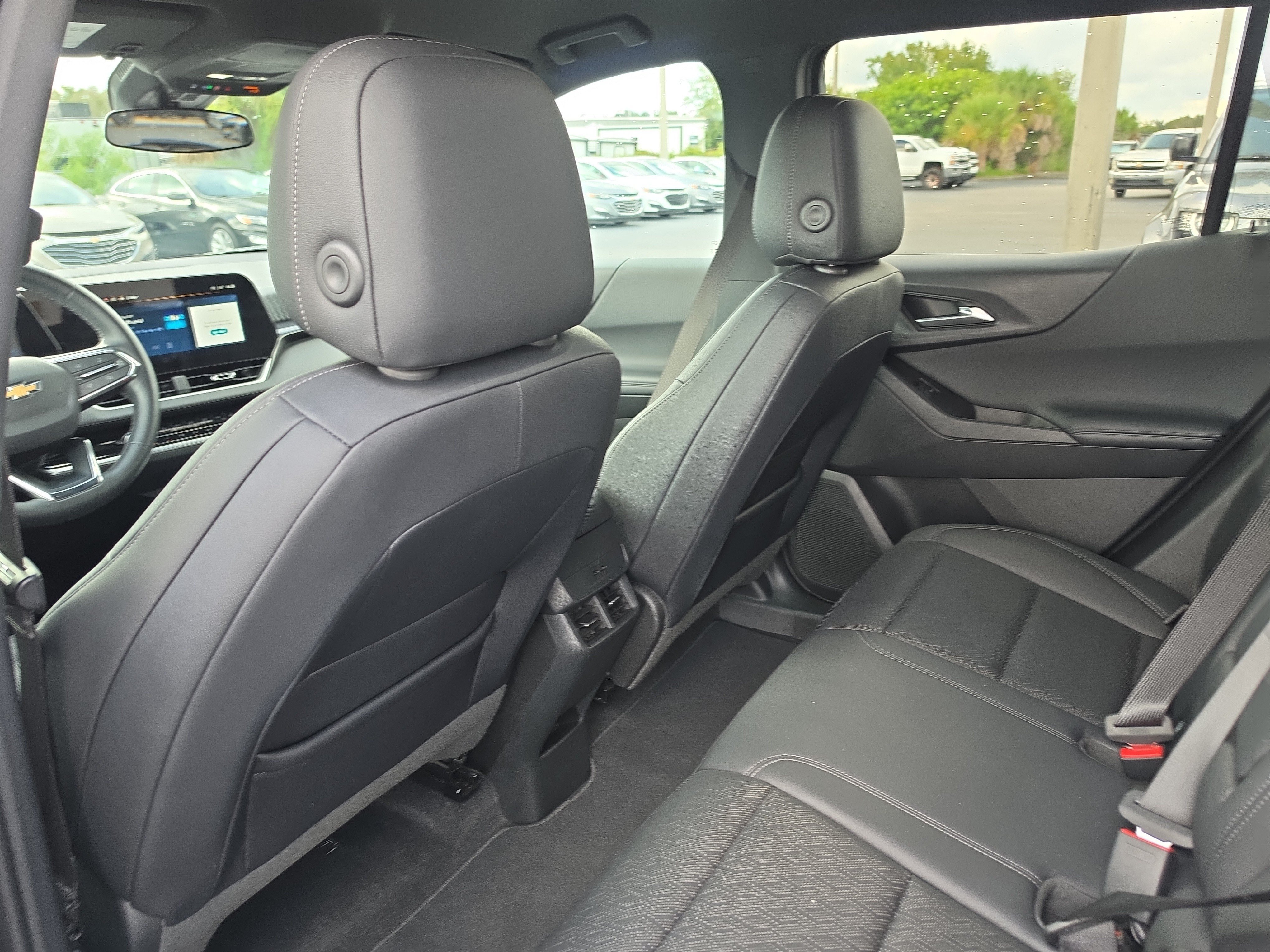 Certified 2026 Chevrolet Equinox LT w/ Convenience Package II FWD image 11