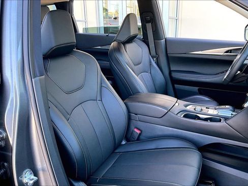 Certified 2026 INFINITI QX60 Luxe w/ Cargo Package AWD/4WD image 28