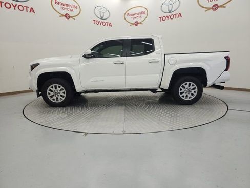 Used 2024 Toyota Tacoma SR5 RWD image 5