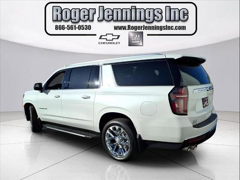 Used 2024 Chevrolet Suburban Premier w/ Premium Package image 26