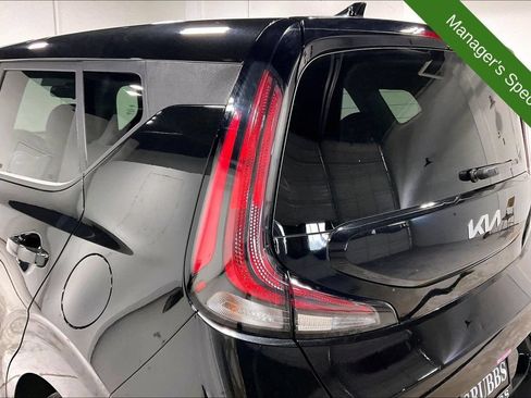 Used 2025 Kia Soul LX w/ LX Technology Package FWD image 35