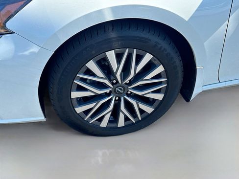 Used 2023 Nissan Altima 2.5 SV FWD image 29