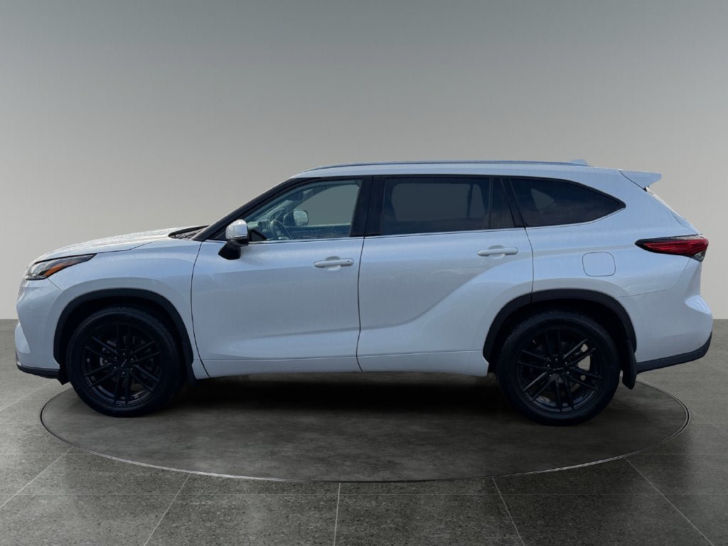 Used 2022 Toyota Highlander Platinum AWD/4WD image 5