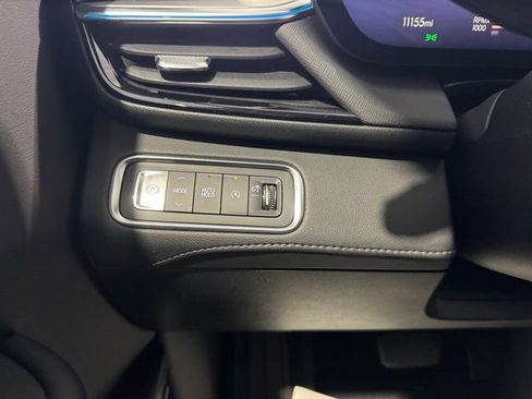 Used 2025 Buick Enclave Preferred image 19