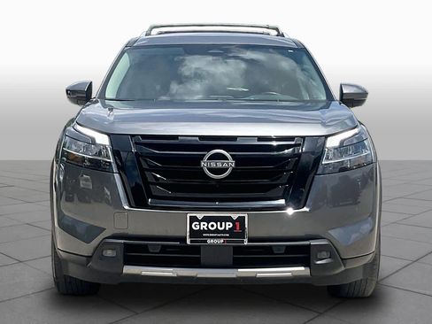 Used 2024 Nissan Pathfinder SL w/ Lighting Package (N92) FWD image 4