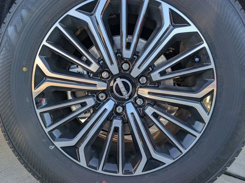 New 2026 Nissan Armada SL w/ Captain's Chari Seat Package RWD image 6