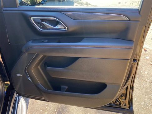 Used 2023 Chevrolet Suburban RST w/ Sport Performance Package image 36