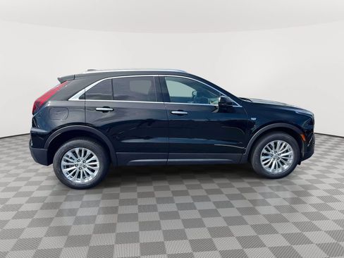 Used 2024 Cadillac XT4 Luxury w/ Cold Weather Package AWD/4WD image 4