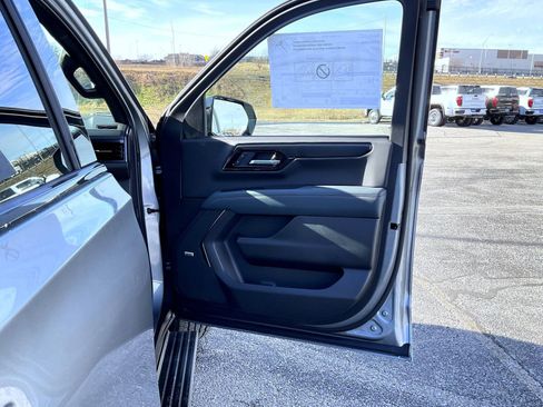 New 2026 GMC Yukon XL AT4 w/ AT4 Premium Plus Package image 16