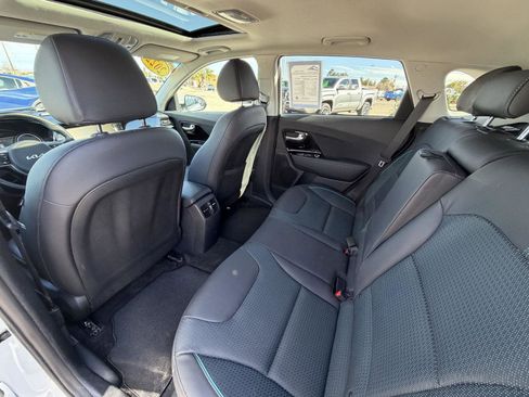 Used 2022 Kia Niro EX Premium w/ Cold Weather Package image 22