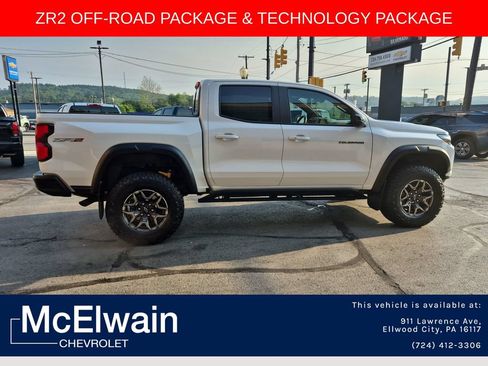 Used 2025 Chevrolet Colorado ZR2 w/ Technology Package AWD/4WD image 16