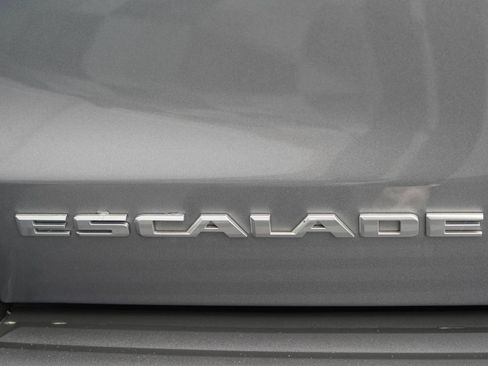 Used 2019 Cadillac Escalade ESV Luxury AWD/4WD image 34